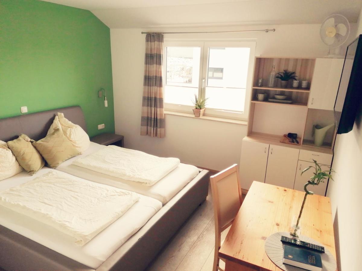Taferne In Koestendorf - Ferienwohnung Monteurzimmer Neumarkt am Wallersee Luaran gambar