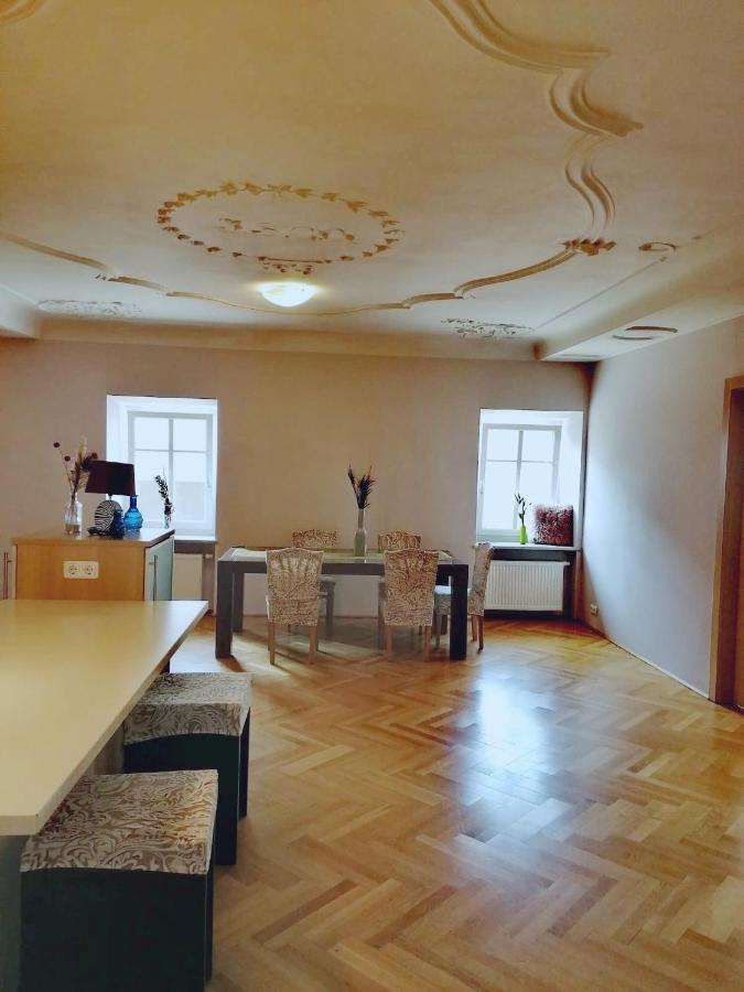 Taferne In Koestendorf - Ferienwohnung Monteurzimmer Neumarkt am Wallersee Luaran gambar