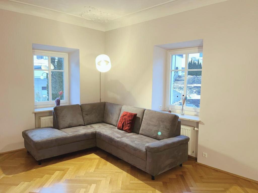 Taferne In Koestendorf - Ferienwohnung Monteurzimmer Neumarkt am Wallersee Luaran gambar