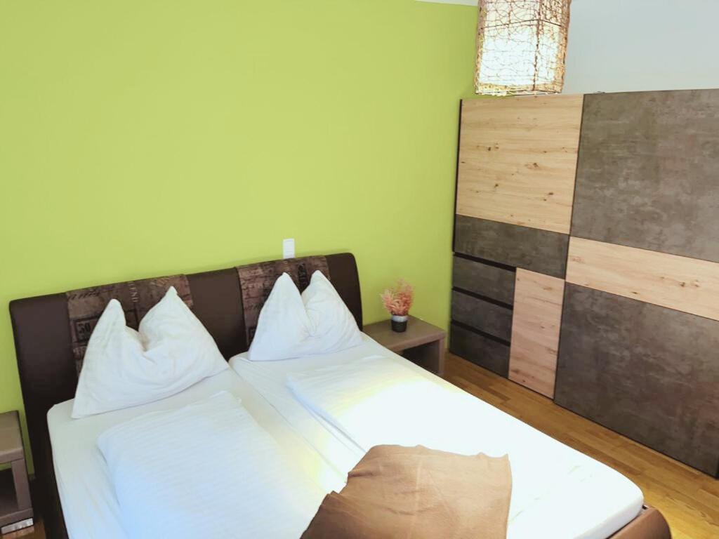 Taferne In Koestendorf - Ferienwohnung Monteurzimmer Neumarkt am Wallersee Luaran gambar
